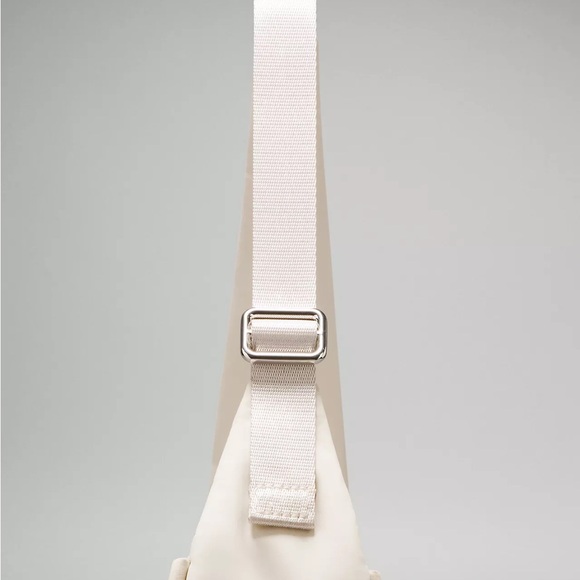 Lululemon Mini Shoulder Bag 4L- White Opal - Picture 7 of 8